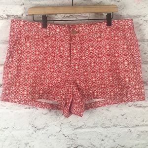 NWOT GAP Pattern Shorts Sz 16R